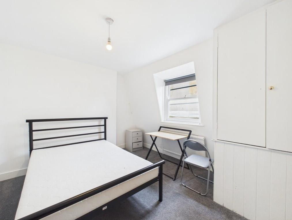 Main image of property: 1, 22 Clarence Square, Brighton