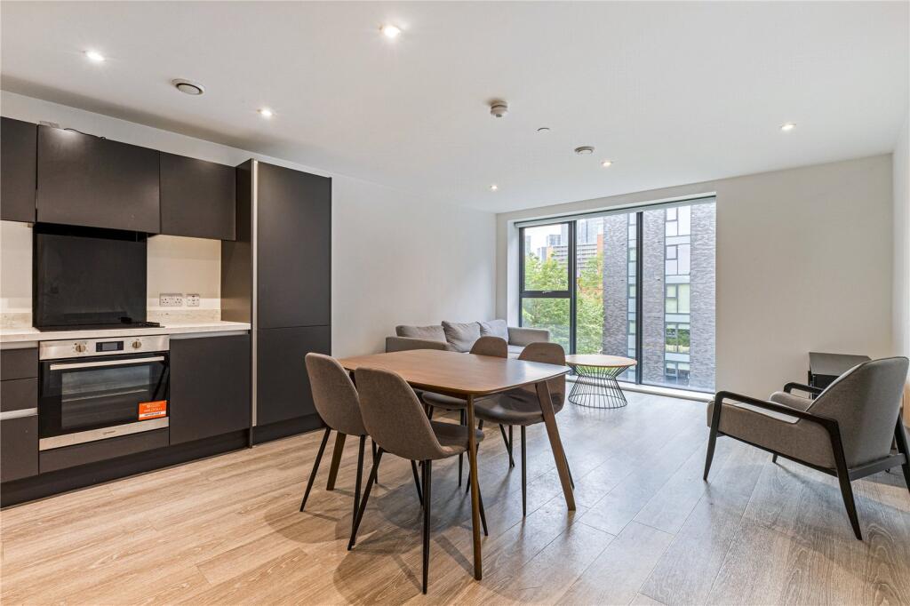 Apartment in Salford, Greater Manchester - View 3
