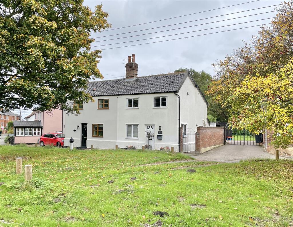 Main image of property: The Green, Palgrave