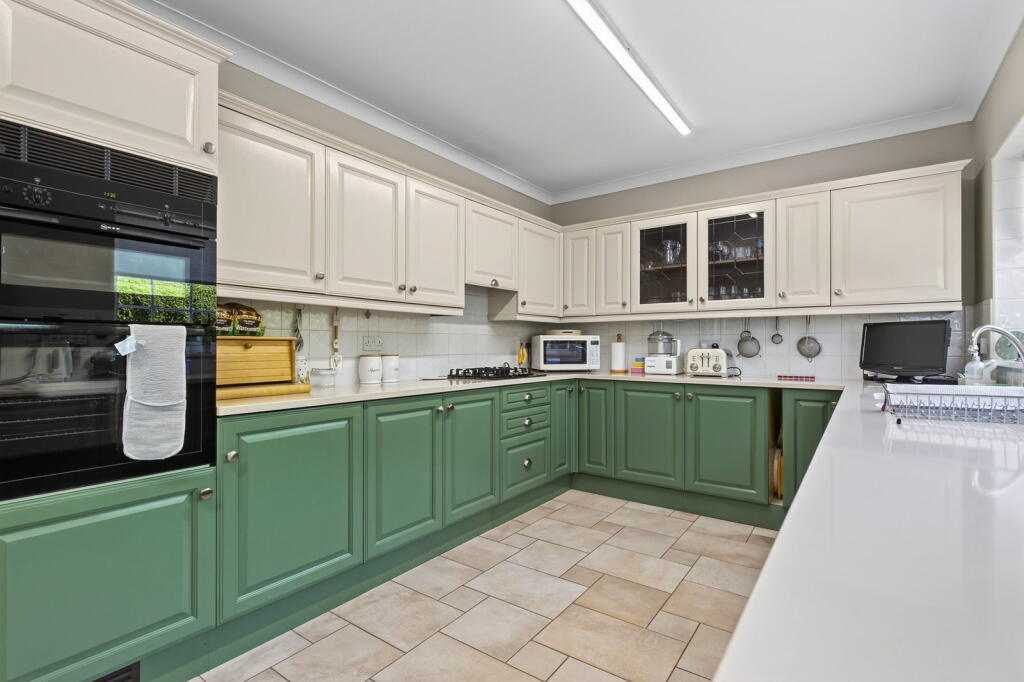 Chase Park Road, Yardley Hastings, NN7 1HD - More