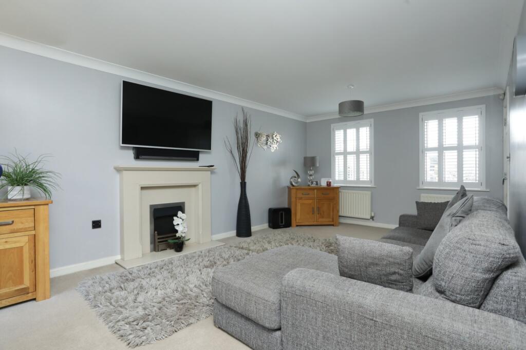 Sweet Bay Crescent, Ashford, Kent, TN23 photo 3