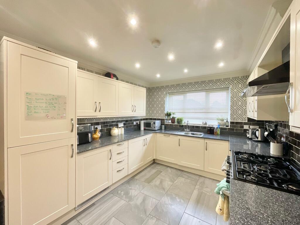 House in Stoke-on-Trent - More
