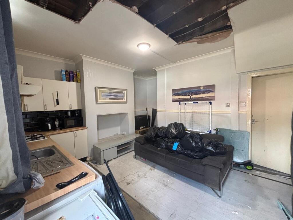 434 Halifax Road, Rochdale, Lancashire, OL16 2RQ photo 4