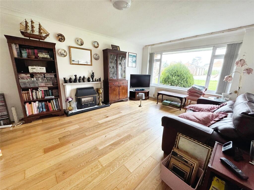 Towerscroft Avenue, St. Leonards-on-Sea, East Sussex, TN37 photo 2
