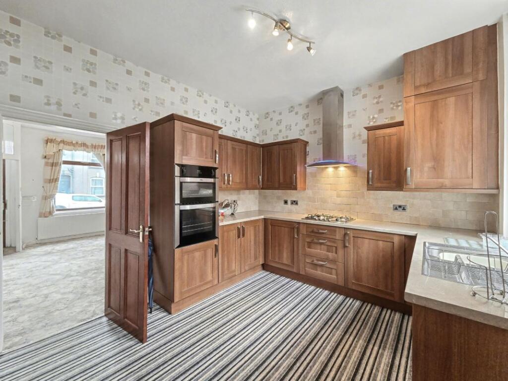 House in Oldham - View 5