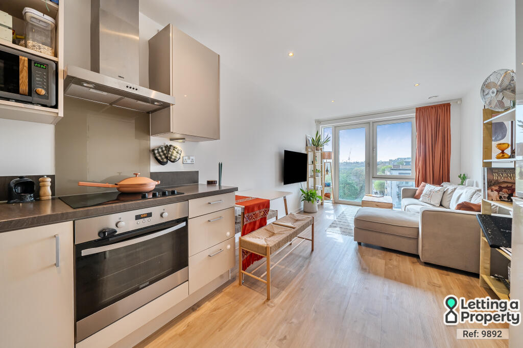 Apartment in London - View 5