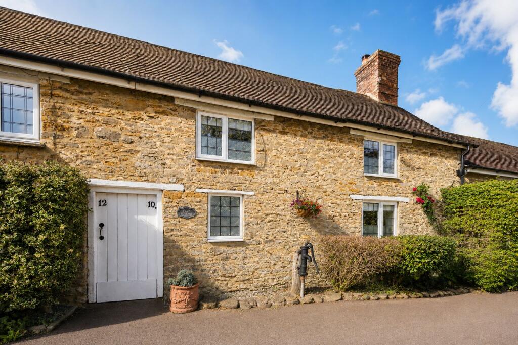 Main image of property: Pump Cottage, Charlton Road, Aynho, OX17