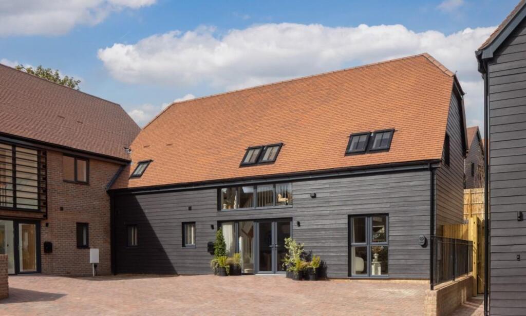 Main image of property: Highgate Hill,
Hawkhurst,
TN18 4LS