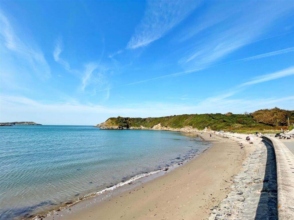 House in Bae Cemaes, Penrhyn, Llanbadrig - View 4