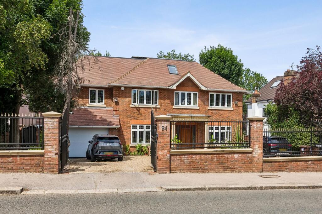 Main image of property: Gordon Avenue, Stanmore, HA7