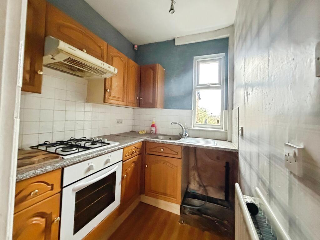 Throstlenest Avenue, Wigan, WN6 photo 5
