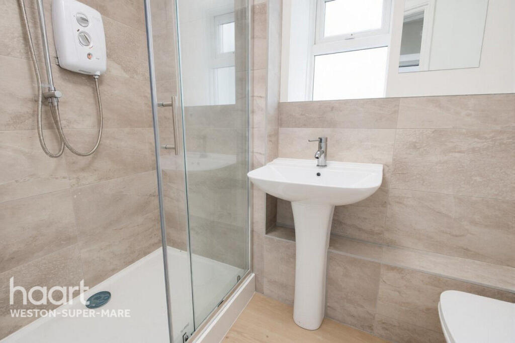 Apartment in Weston-super-Mare, Cliftonville - View 5