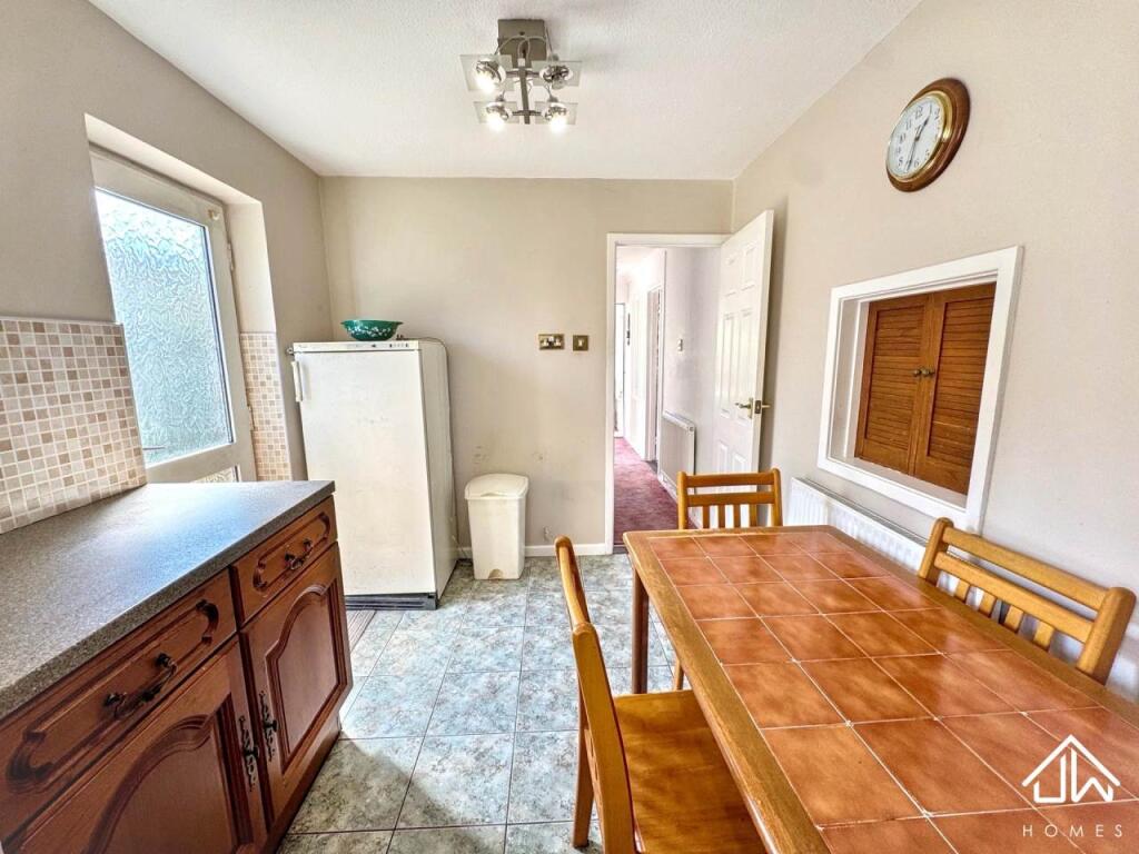 House in Crumlin, Croespen-maen - View 4