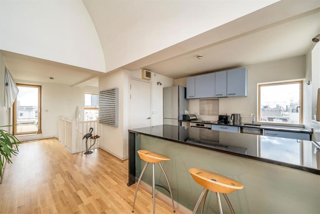 Apartment in London - View 5
