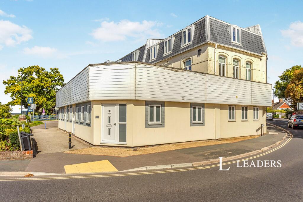 Apartment in Redhill - More