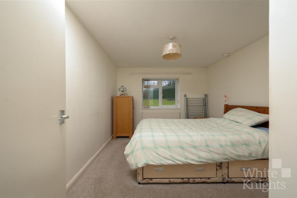 Apartment in Reading, Lower Earley, Earley - View 5