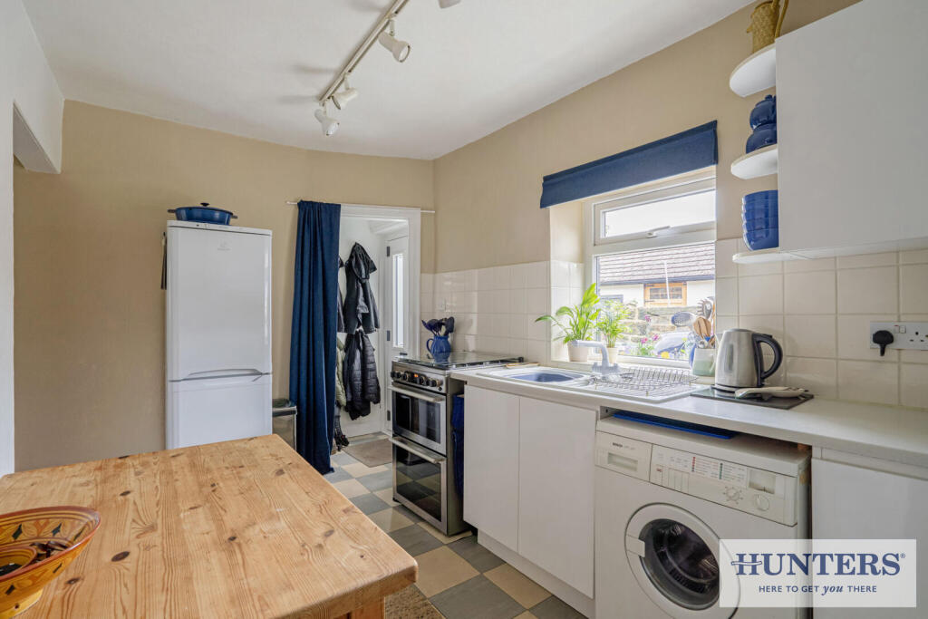 House in Leeds, Upper Henshaw, Rufford Park - More