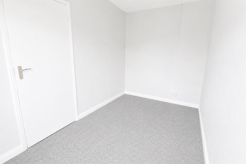 5 bedroom terraced house for rent