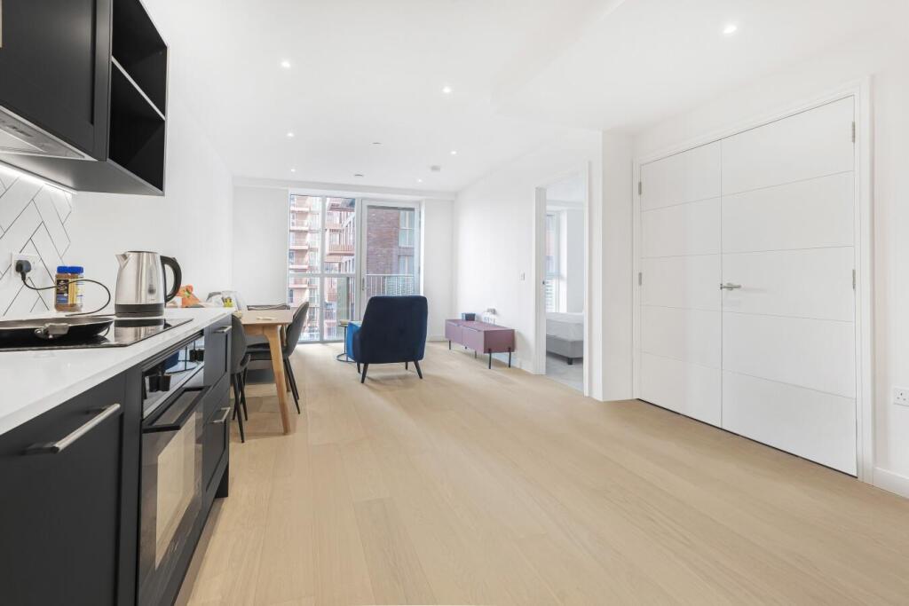 Apartment in Harrow - View 4