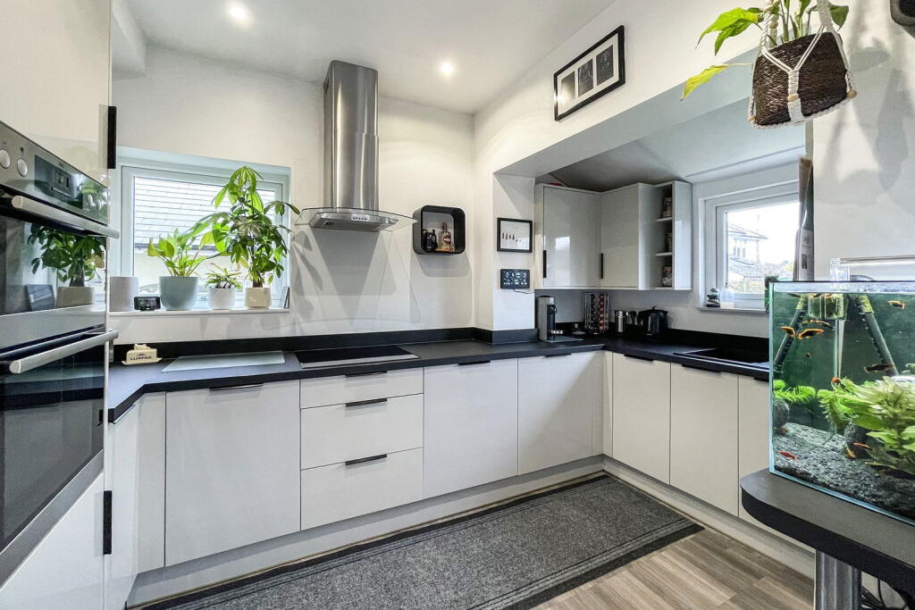 Furzehatt Road, Plymstock, Devon, PL9 9JS photo 4