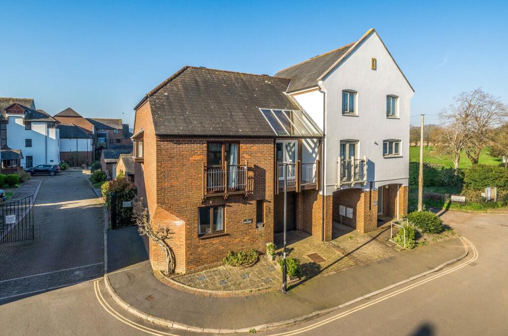 Main image of property: Topsham, Devon