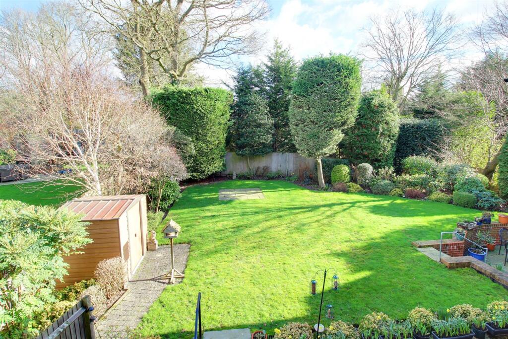 Bradmore Way, Brookmans Park photo 4