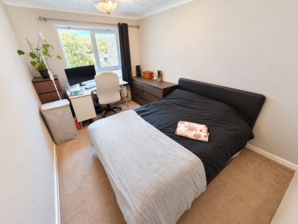 Apartment in Northampton, North Northamptonshire - View 4