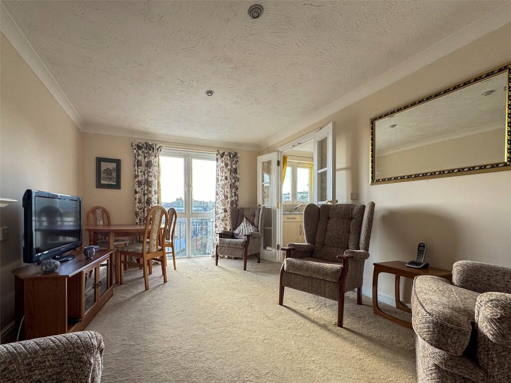 1 Trafalgar Court photo 2