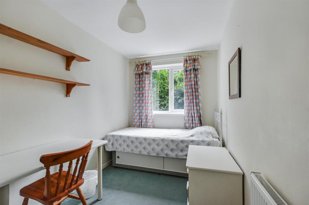 Main image of property: Gainsborough Court, Beeston, Nottingham, NG9 2HZ