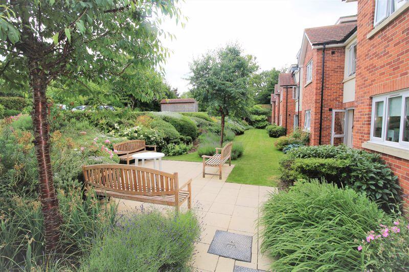 Apartment in Princes Risborough, Buckinghamshire - View 2