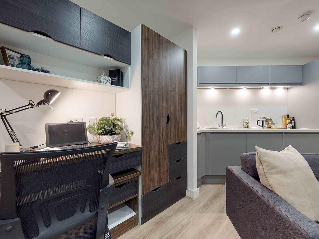 Apartment in Sheffield, South Yorkshire - View 3