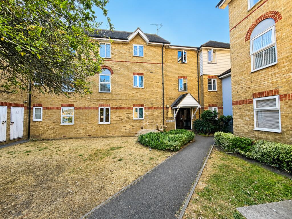 Main image of property: London Road, Benfleet, Essex, SS7