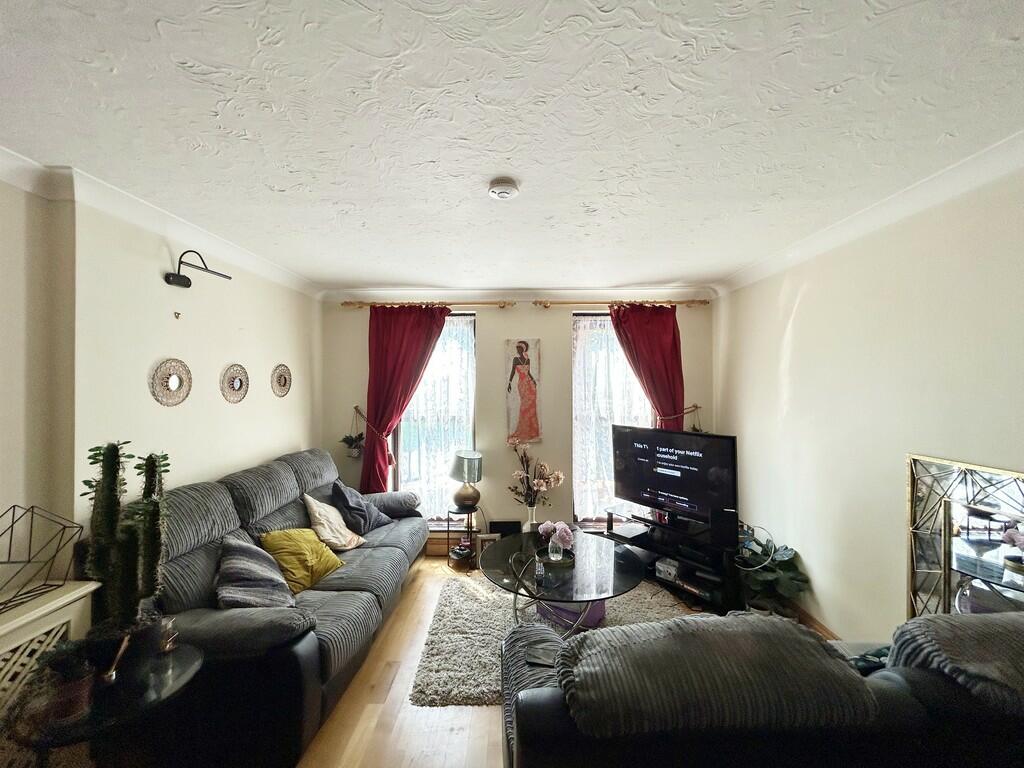 Marks Court, Southend On - Sea photo 3