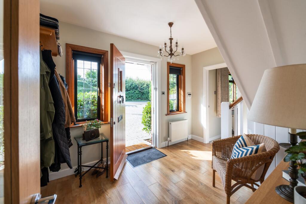 House in Redhill - View 4