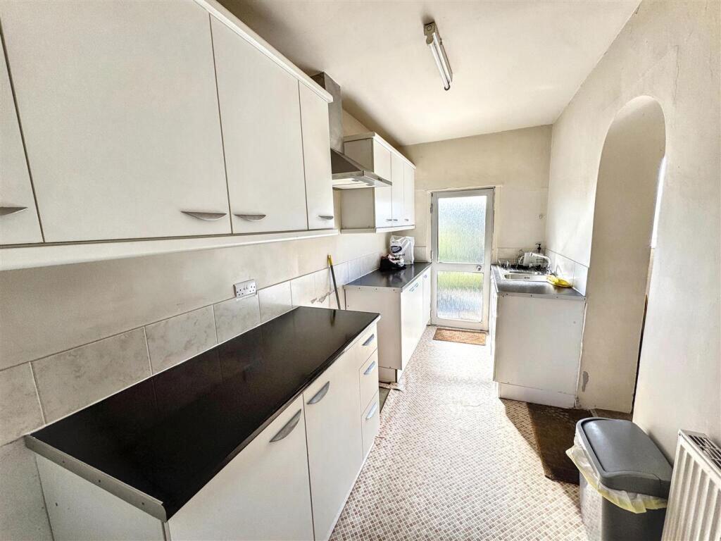 House in Bradford, Bracken Bank, Keighley - View 3