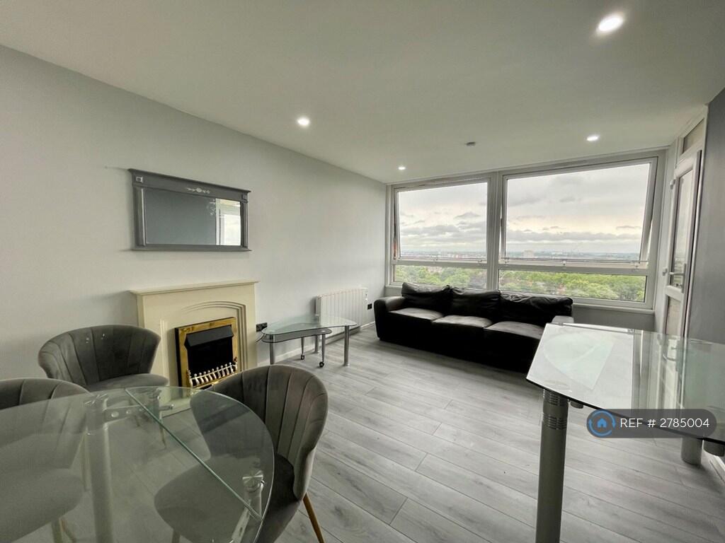 Warwick Crest, Birmingham, B15