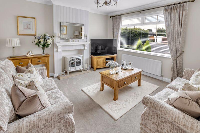 Ladyhouse Close Milnrow OL16 4EB photo 3