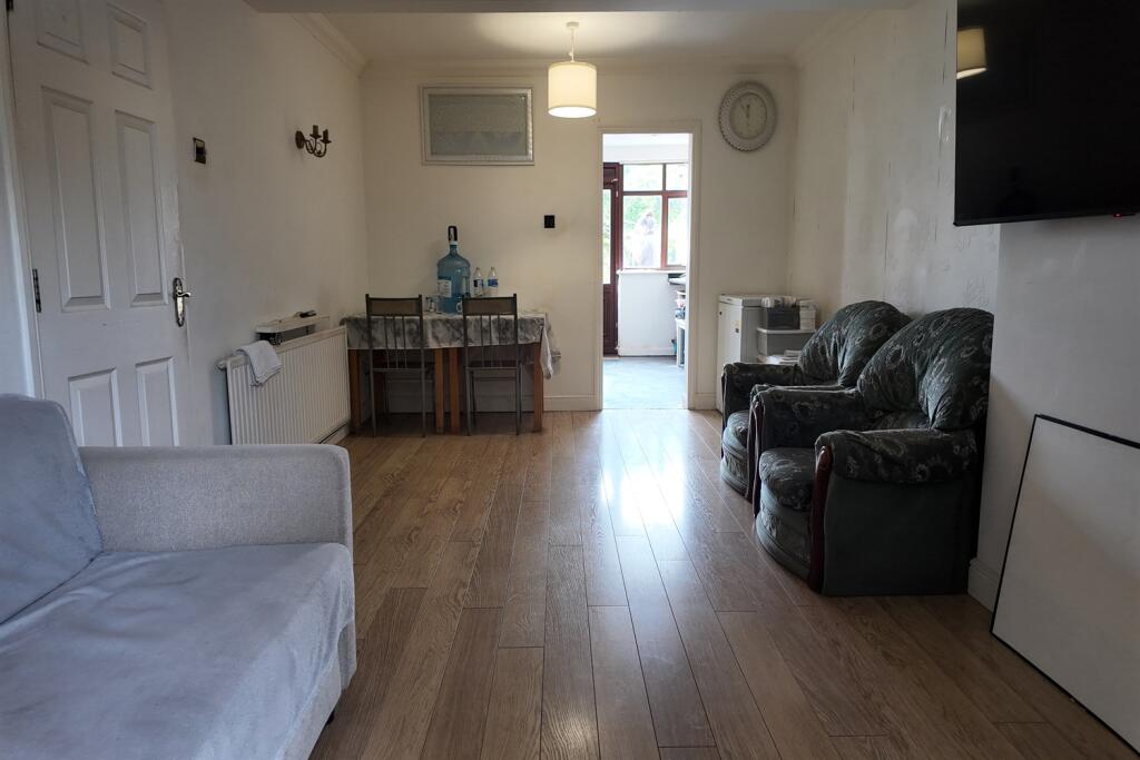 House in Romford - View 4