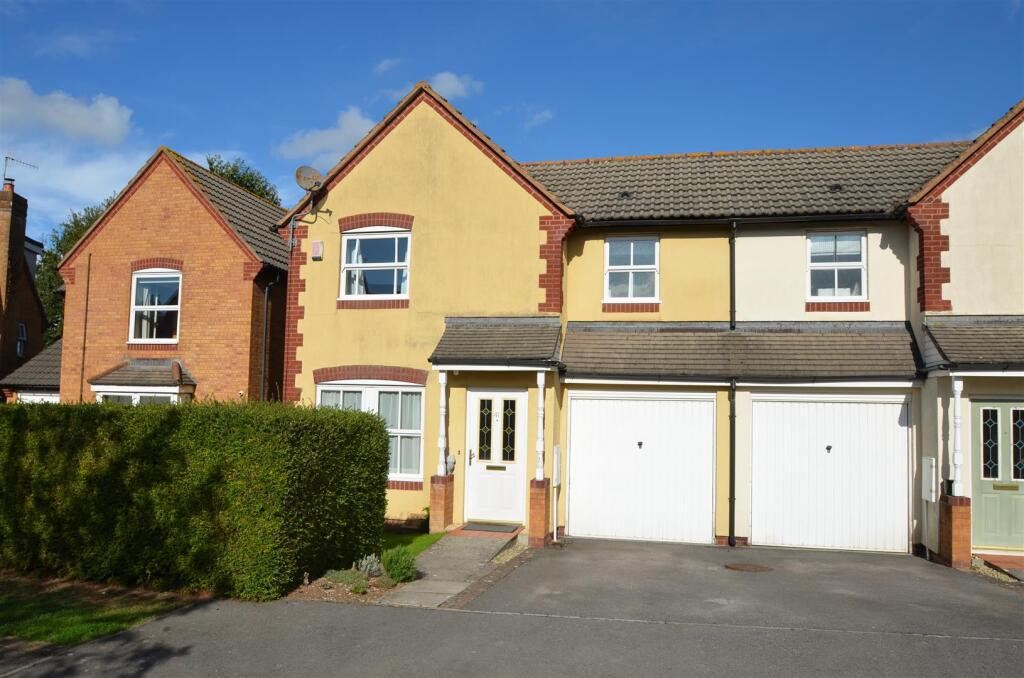 3-bed semi-detached on Long-Thorn, Backwell, £350,000