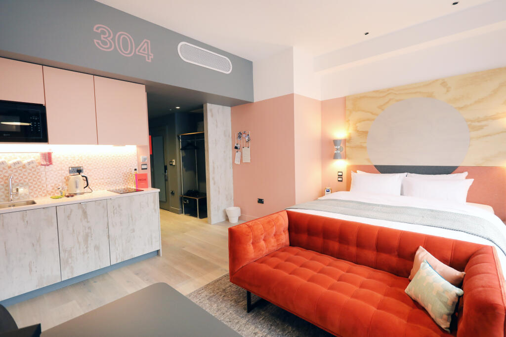 Main image of property: Southampton – Lounge Queens Terrace