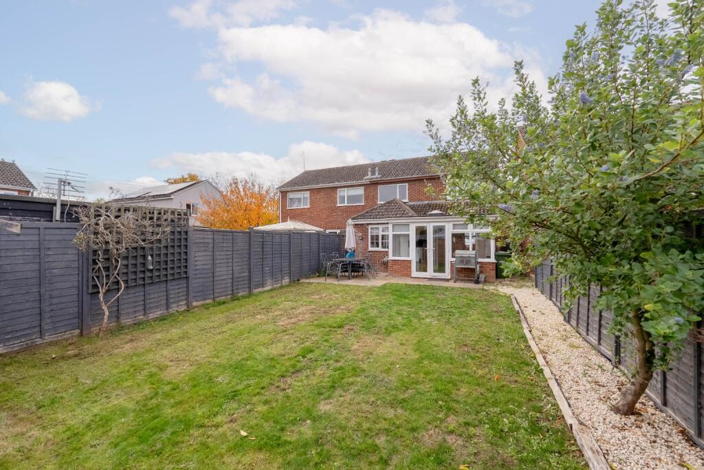 Greenfields, Earith, Huntingdon, Cambridgeshire, PE28 3QY photo 4