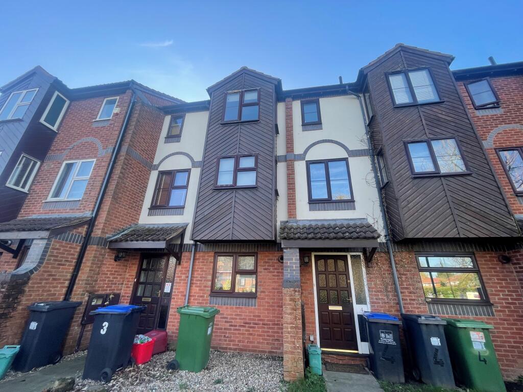 Main image of property: Howard Walk, Warwick