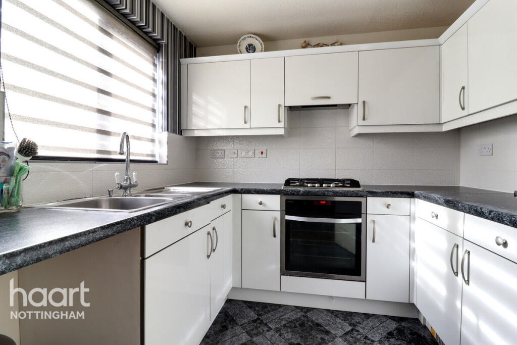 Heron Drive, Nottingham photo 2