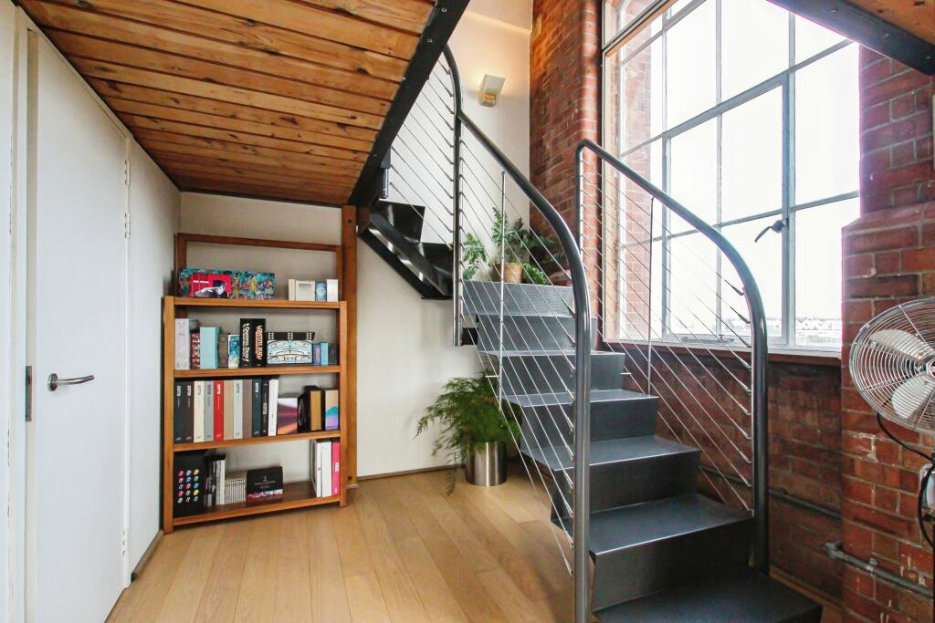 60 Fairfield Road, London, E3 photo 4