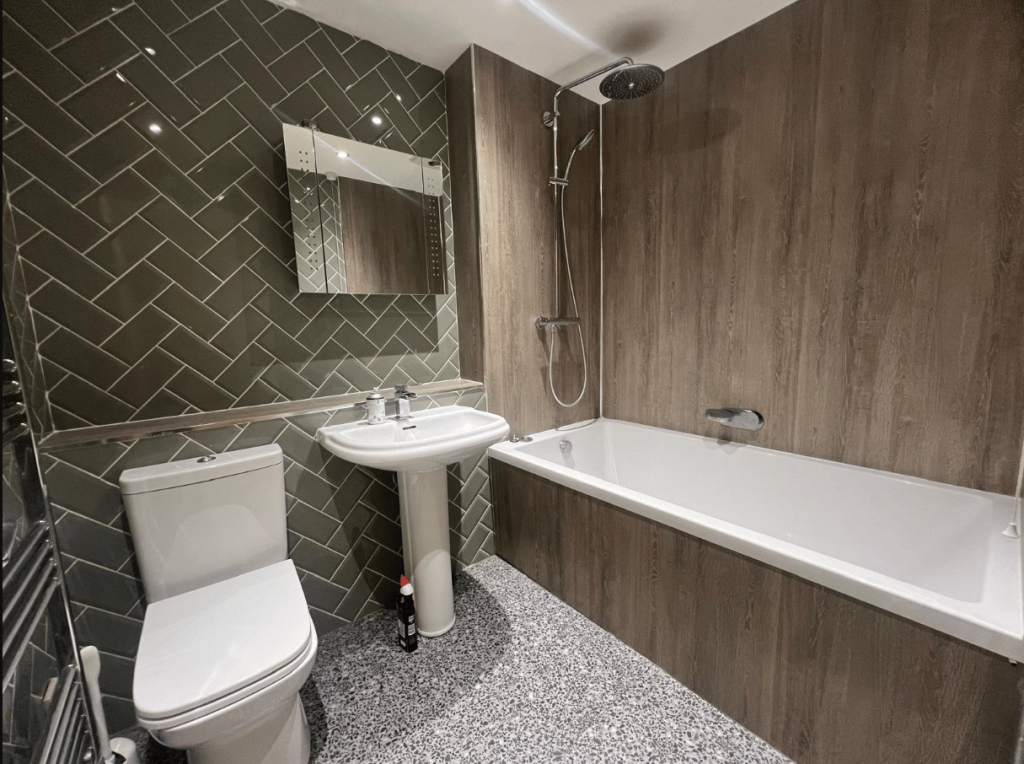 Apartment in Birmingham, West Midlands - More