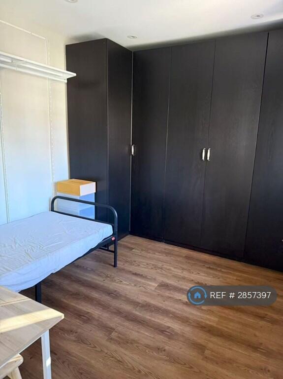 3 bedroom end of terrace house for rent