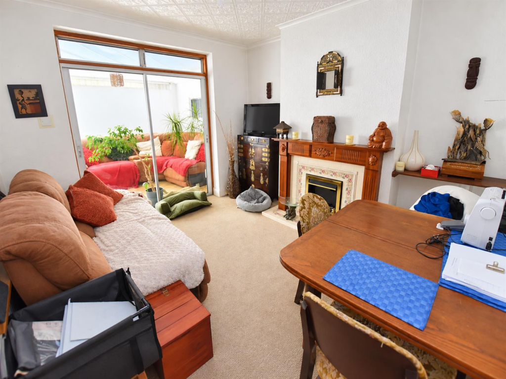 House in Southend-on-Sea - View 5