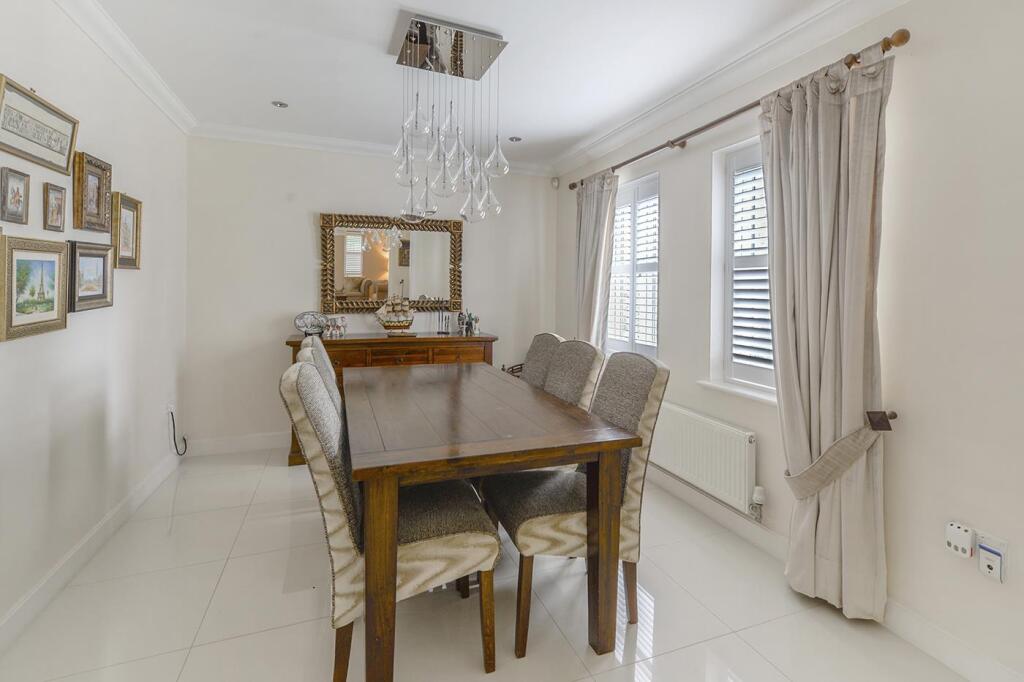 House in Tonbridge and Malling, Kings Hill - More