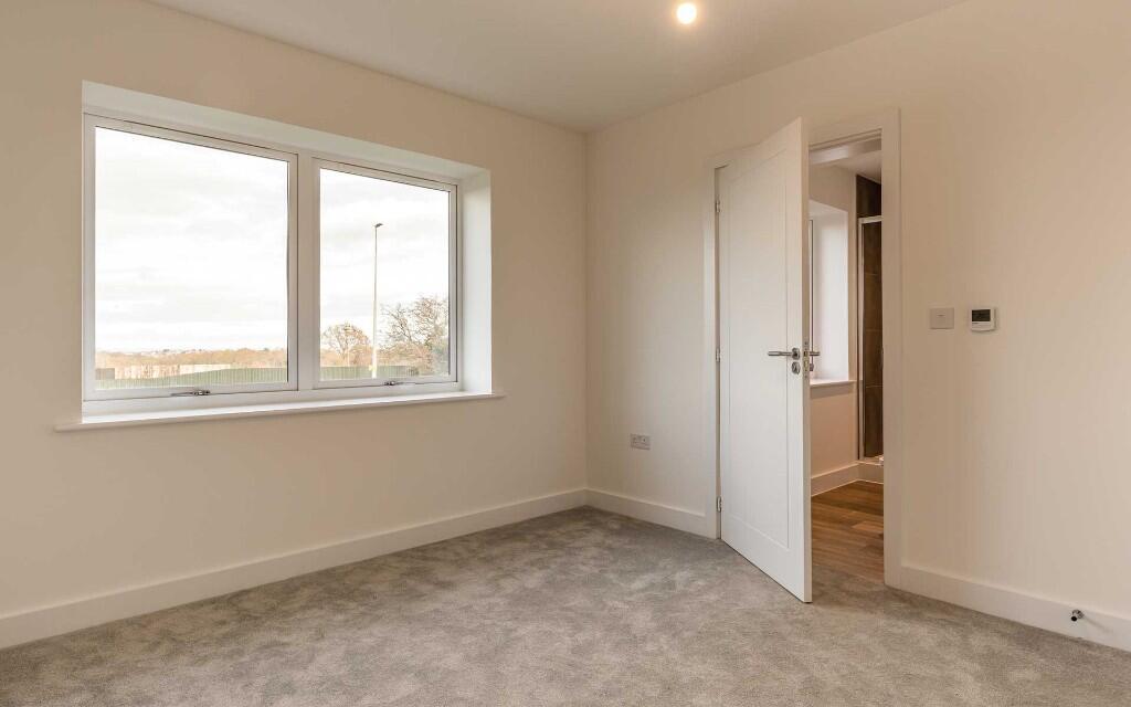 Apartment in Whitstable, Kent - View 4