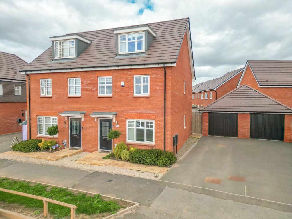 Main image of property: Hayloft Way, Nuneaton, CV11